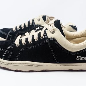 Simple Old School Sneakers